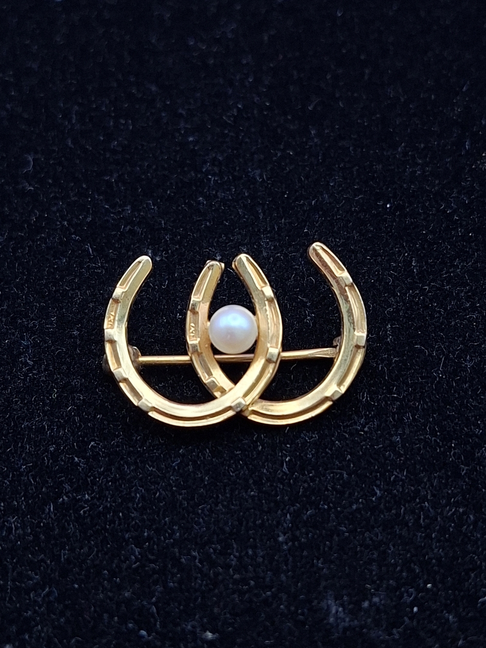 Horseshoe Pearl Pin Brooch - Women Jewelry 12K Gold Filled